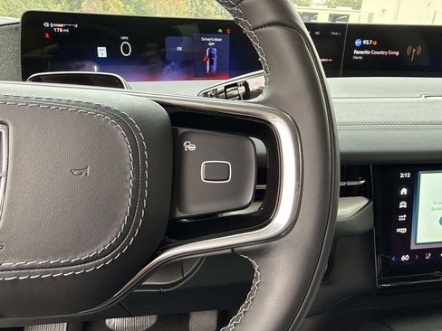 New 2025 Lincoln Navigator Reserve image 32