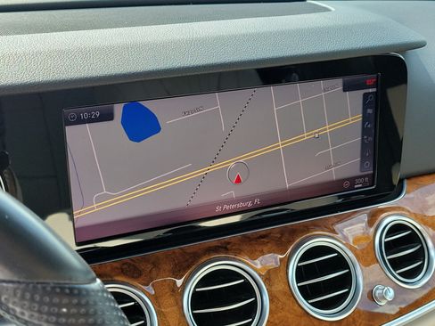Used 2018 Mercedes-Benz E 300 image 24