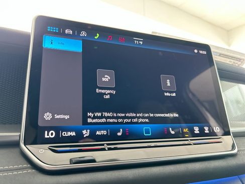 New 2026 Volkswagen Tiguan SE R-Line AWD/4WD image 23