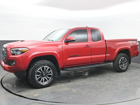 Used 2020 Toyota Tacoma TRD Sport image 4