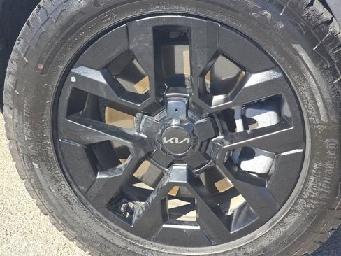 Used 2025 Kia Telluride AWD image 10