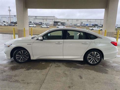 Used 2018 Honda Accord Hybrid image 6