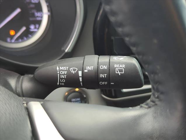 Used 2022 Toyota Highlander XLE FWD image 19