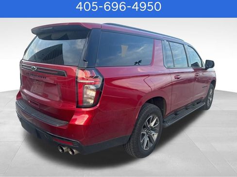 Used 2023 Chevrolet Suburban Z71 w/ Off-Road Capability Package image 3
