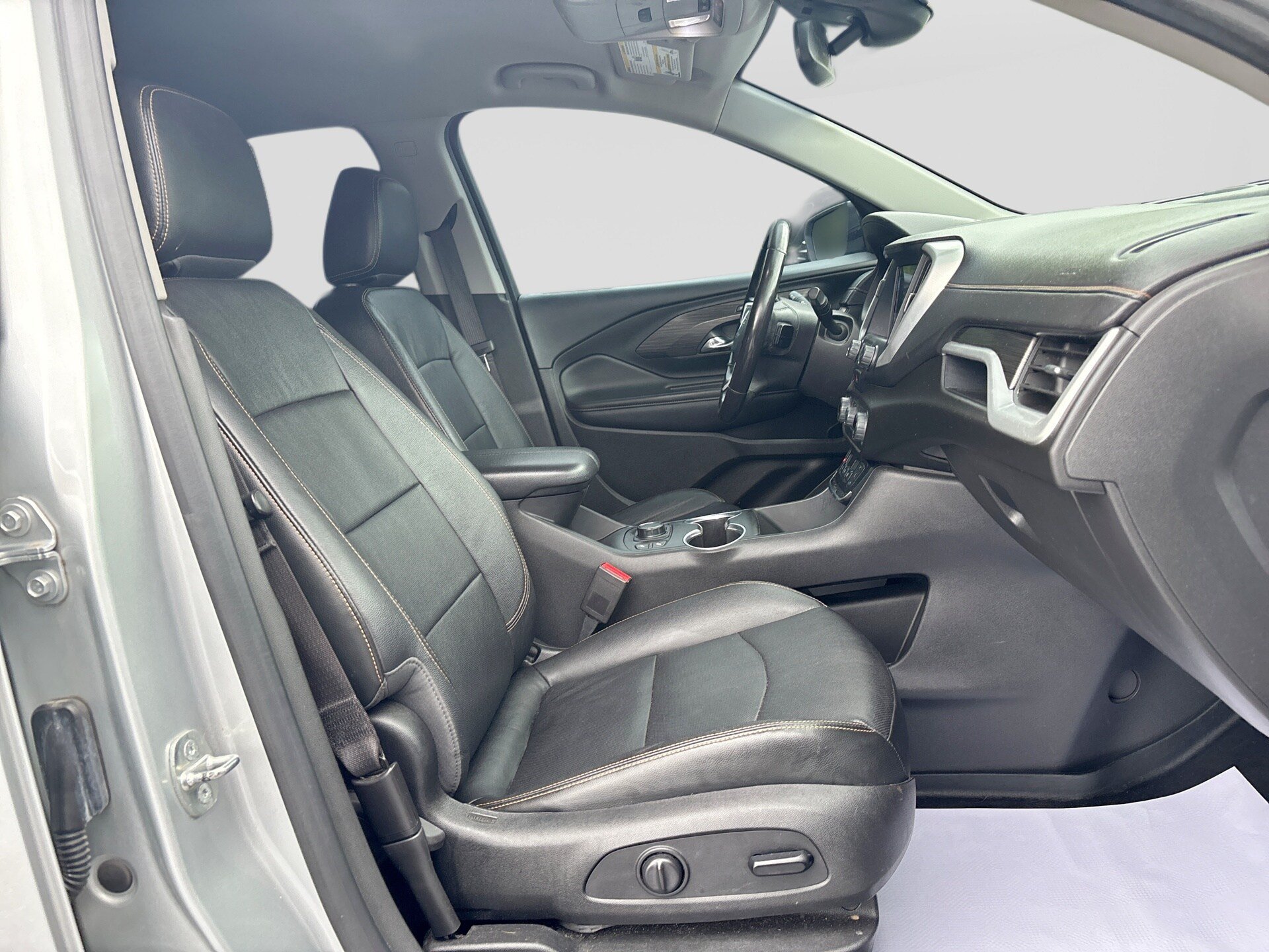 Used 2020 GMC Terrain SLT w/ Preferred Package AWD/4WD image 28