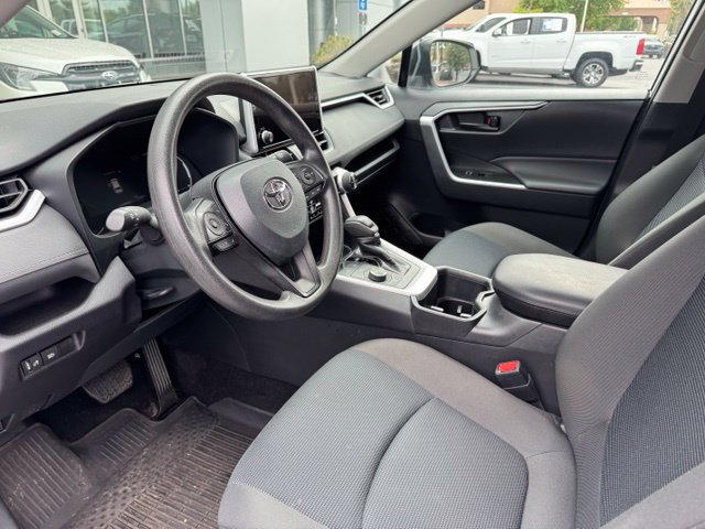 Used 2024 Toyota RAV4 LE AWD/4WD image 5
