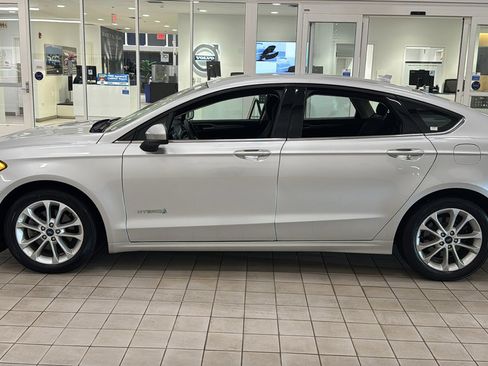 Used 2019 Ford Fusion SE image 7