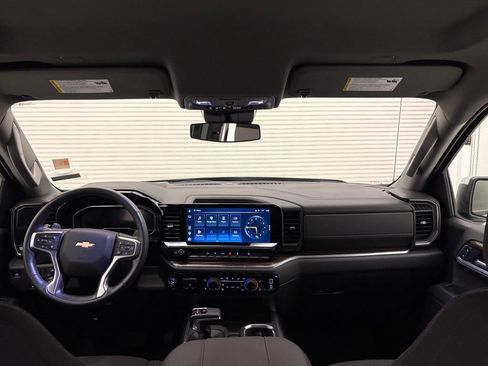 Used 2025 Chevrolet Silverado 1500 LT AWD/4WD image 41