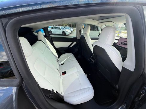 Used 2022 Tesla Model Y Performance image 26