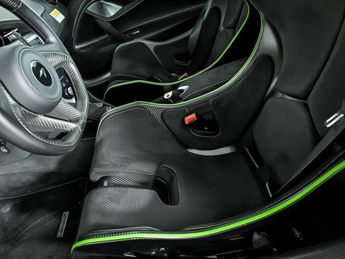 Used 2024 McLaren 750S Spider RWD image 20