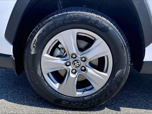 Used 2025 Toyota RAV4 XLE AWD/4WD image 7