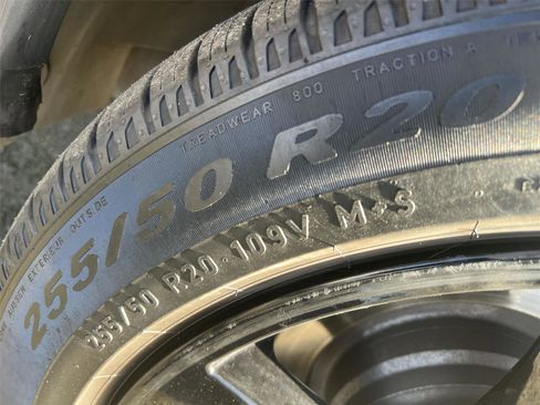 Used 2012 Land Rover Range Rover HSE image 28