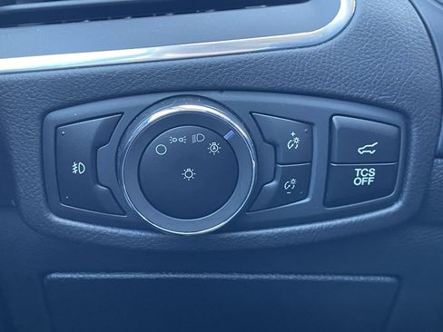 Used 2024 Ford Edge Titanium image 23