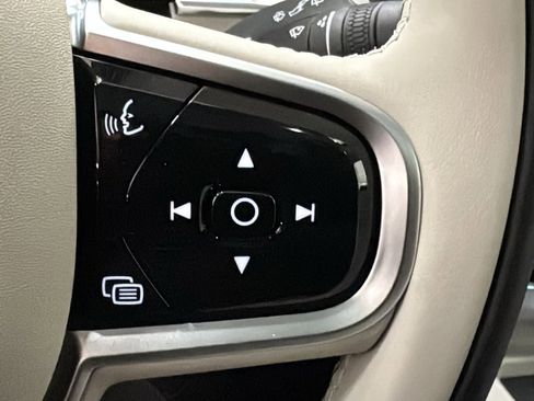 New 2026 Volvo XC60 B5 Ultra w/ Protection Package Premier AWD/4WD image 14