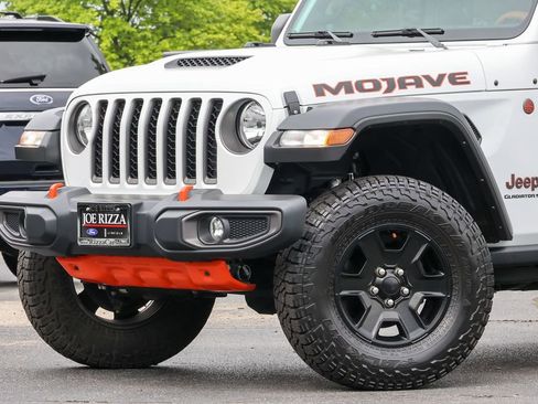 Used 2023 Jeep Gladiator Mojave AWD/4WD image 17