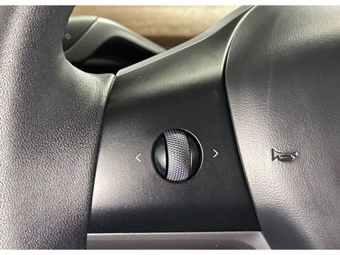 Used 2025 Tesla Model Y Performance AWD/4WD image 24