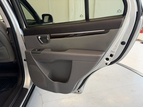 Used 2010 Hyundai Santa Fe GLS image 28