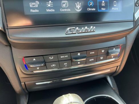 Used 2017 Maserati Ghibli S Q4 AWD/4WD image 21