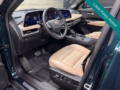 Used 2024 Cadillac XT4 Luxury w/ Cold Weather Package FWD image 3