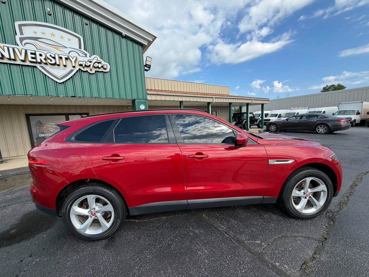 Used 2017 Jaguar F-PACE Premium AWD/4WD image 2