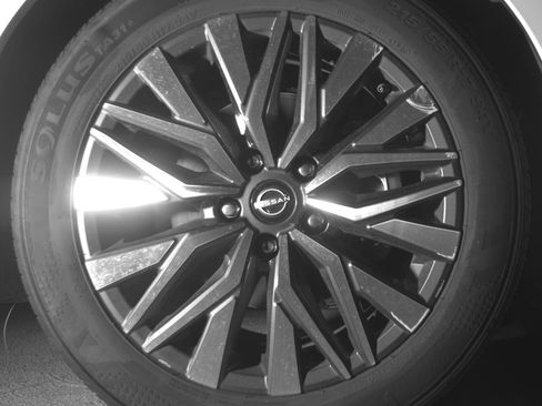 Used 2025 Nissan Altima 2.5 SV image 13