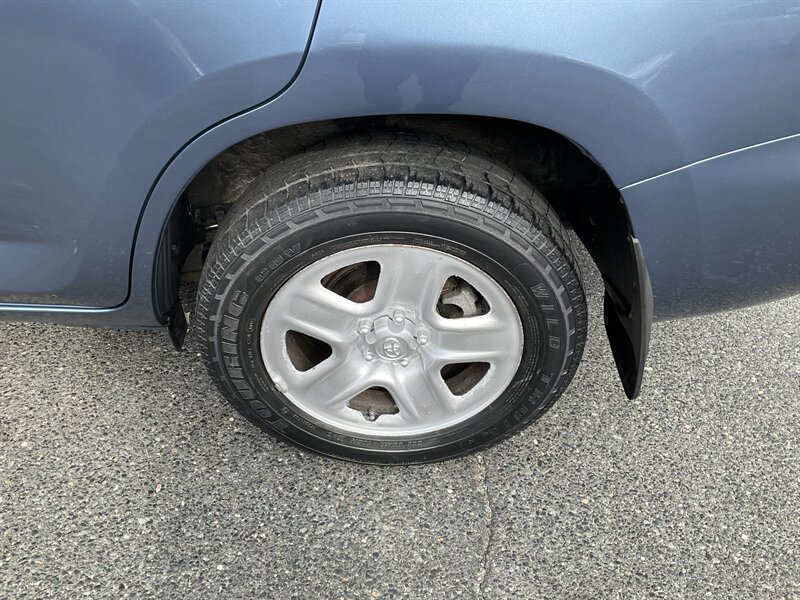 Used 2012 Toyota RAV4 4WD w/ Value Pkg image 10