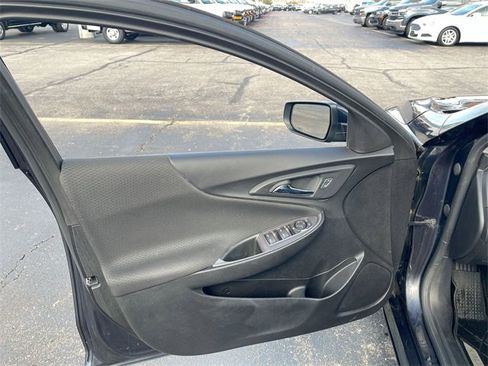 Used 2022 Chevrolet Malibu LT image 21