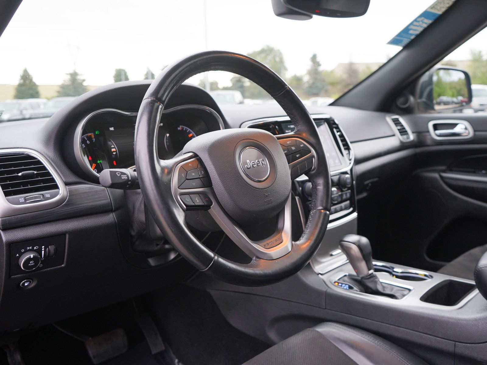 Used 2020 Jeep Grand Cherokee Altitude AWD/4WD image 24