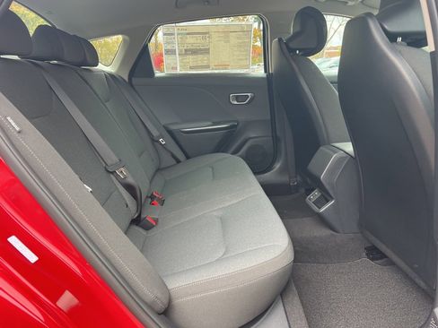 New 2025 Kia K4 LXS image 13