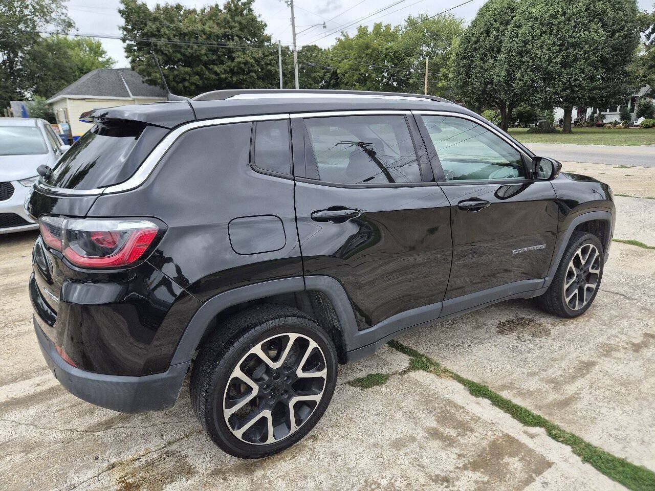 Used 2018 Jeep Compass Limited w/ Navigation Group AWD/4WD image 7
