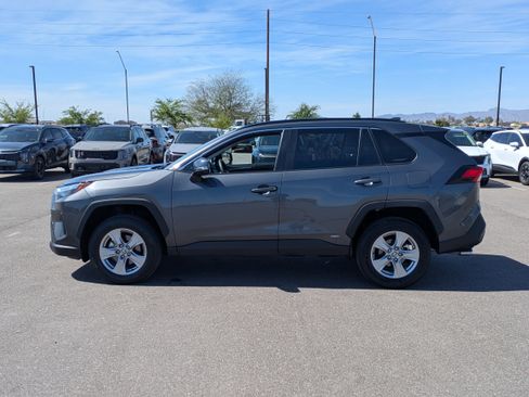 Used 2025 Toyota RAV4 XLE image 2