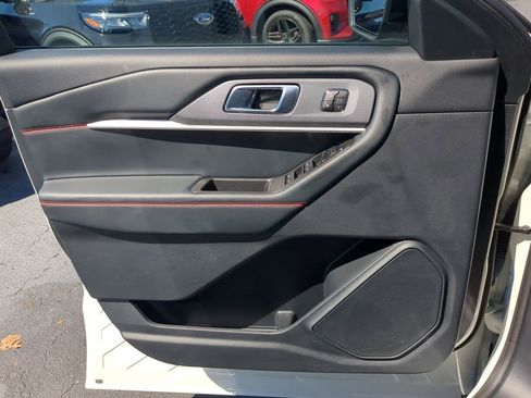 Certified 2025 Ford Explorer ST-Line w/ Premium Package image 29