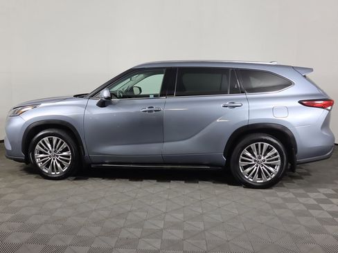 Used 2022 Toyota Highlander Platinum image 21