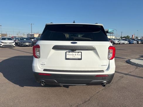 Used 2021 Ford Explorer XLT w/ Equipment Group 202A AWD/4WD image 6