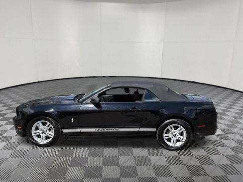 Used 2014 Ford Mustang Convertible RWD image 8