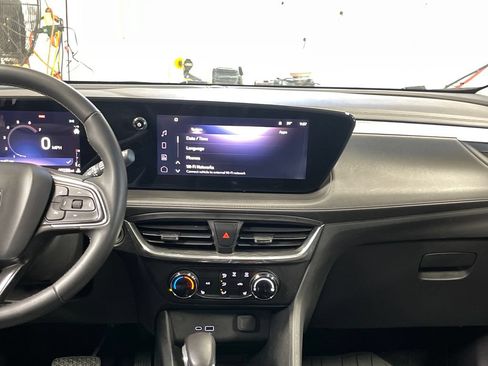 Used 2024 Buick Encore GX Preferred w/ Comfort Package AWD/4WD image 19