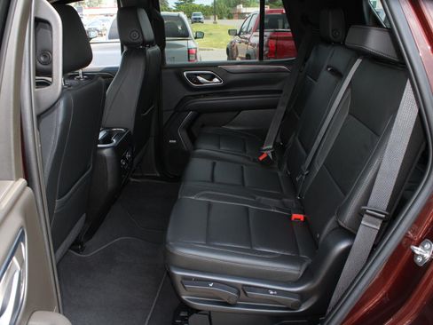 Certified 2022 Chevrolet Tahoe Z71 w/ Luxury Package AWD/4WD image 20