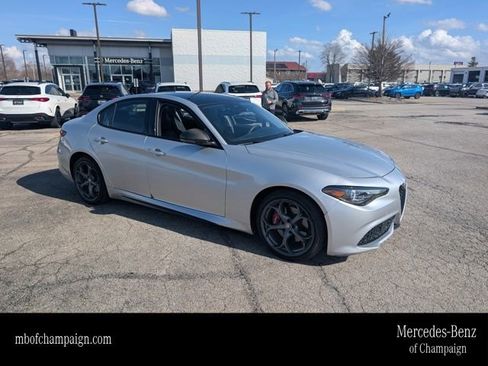 Used 2019 Alfa Romeo Giulia Ti image 12