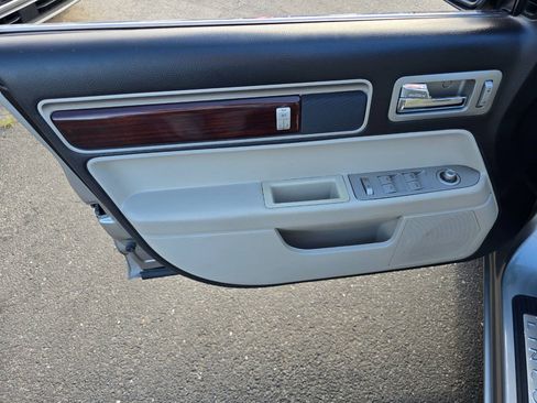 Used 2008 Lincoln MKZ FWD image 13