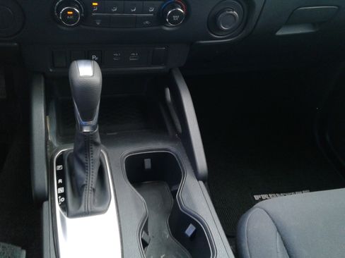 Used 2022 Nissan Frontier S w/ Technology Package image 16