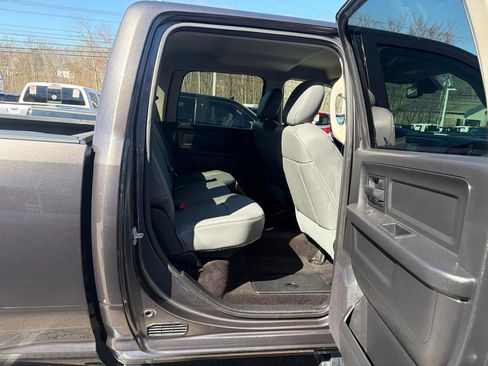 Used 2016 RAM 2500 Tradesman w/ Chrome Appearance Group image 40