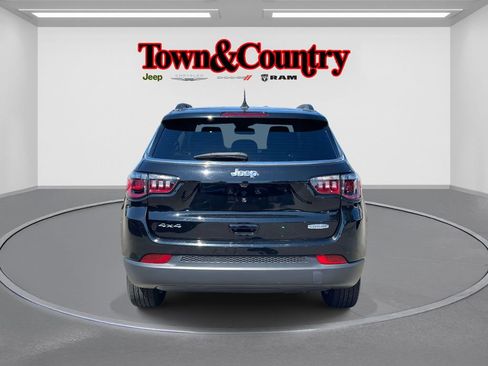 Certified 2022 Jeep Compass Latitude w/ Convenience Group image 5