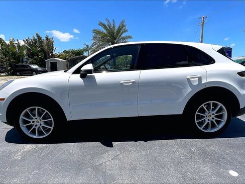 Used 2022 Porsche Cayenne AWD/4WD image 30