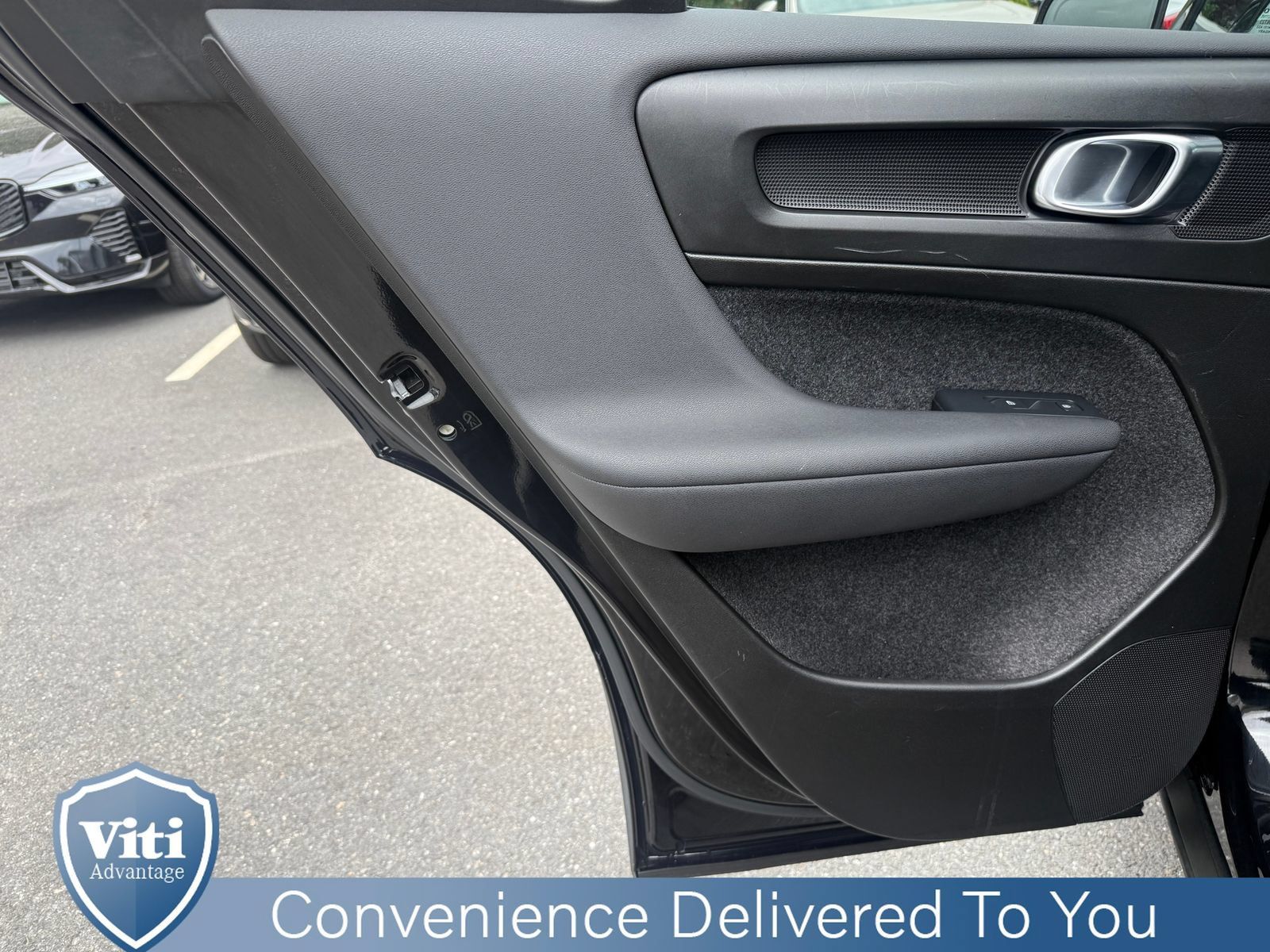 Certified 2023 Volvo XC40 B5 Ultimate w/ Protection Package Premier AWD/4WD image 20