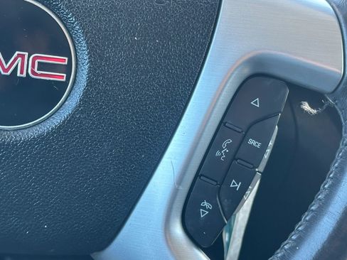 Used 2009 GMC Acadia SLT w/ Visibility Package image 23