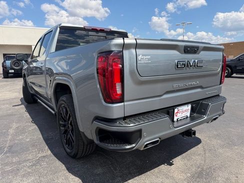 Used 2023 GMC Sierra 1500 Denali w/ Denali Carbonpro Edition AWD/4WD image 19
