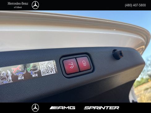 New 2026 Mercedes-Benz E 53 AMG e 4MATIC Sedan image 9