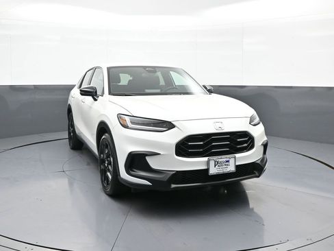 Certified 2024 Honda HR-V Sport image 3