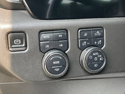 Certified 2022 Chevrolet Silverado 1500 LT Trail Boss w/ LT Trail Boss Premium Package AWD/4WD image 36