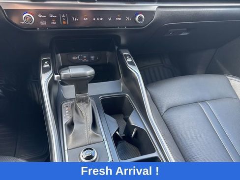 Used 2025 Kia Sorento S FWD image 7